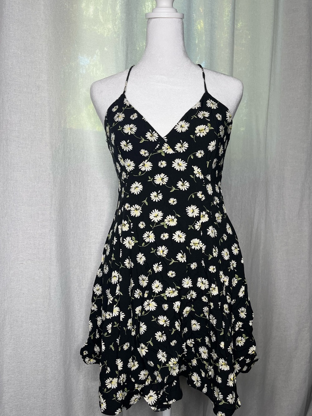 Forever 21 Black Daisy-Print Spaghetti Strap Mini Dress